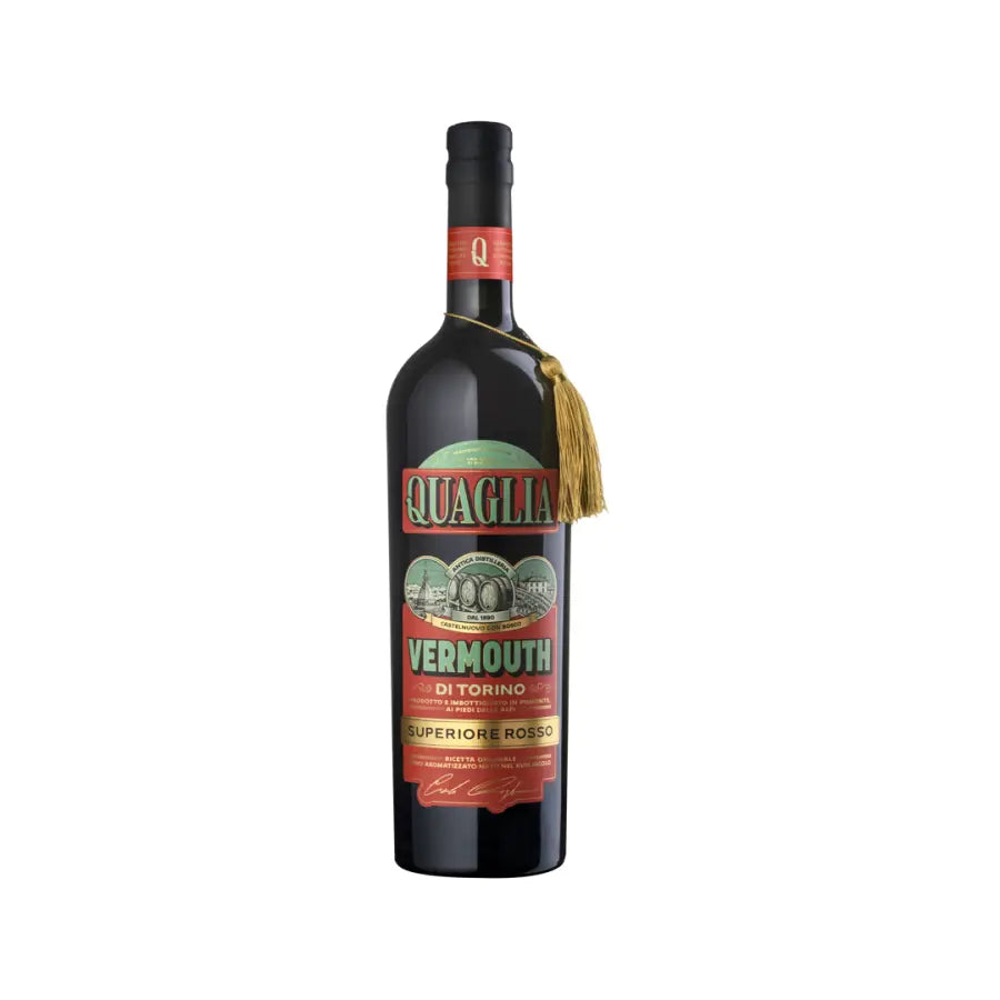Quaglia Vermouth di Torino Superiore Rosso 酒瓶,白色背景