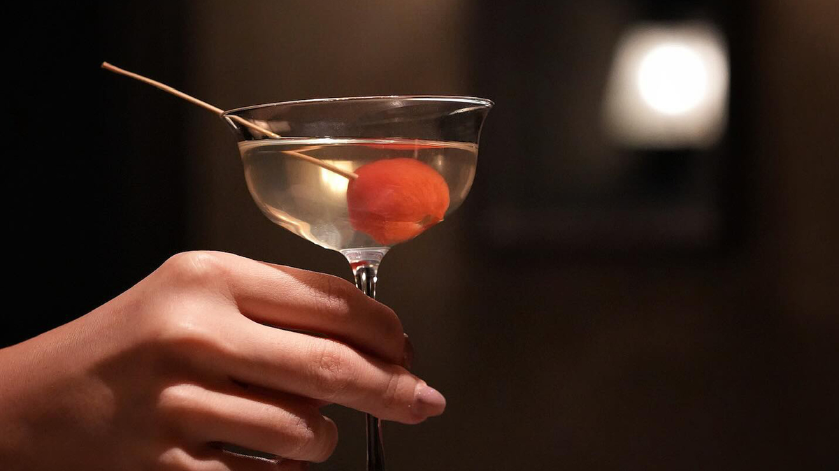 SIP AND GUZZLE VANDYKE cocktail glasses